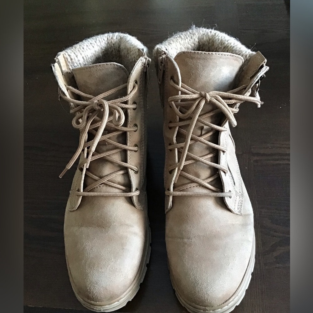 Womens Cliffs by White Mountain Laceup Boots